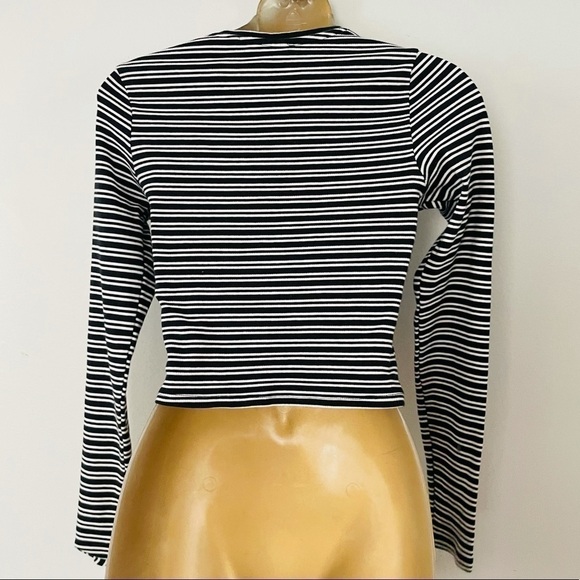 ZARA Ribbed Striped Long Sleeve Crop Top – Minimal Chic Basic – Black White - Picture 4 of 5